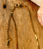 Lade das Bild in den Galerie-Viewer, Necklace Edelstahl Schlangenkette gold
