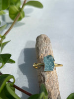 Lade das Bild in den Galerie-Viewer, Edelstein-Ring 925er Silber vergoldet &quot;AQUAMARIN&quot;

