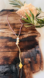 Lade das Bild in den Galerie-Viewer, Necklace „PERLMUTT&quot;
