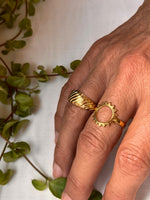 Lade das Bild in den Galerie-Viewer, Edelstahl Ring vergoldet &quot;SUN&quot;
