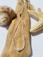 Lade das Bild in den Galerie-Viewer, Necklace Crystal gold  &quot;LITTLE LOVE&quot;

