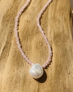 Lade das Bild in den Galerie-Viewer, Necklace Crystal gold  &quot;LITTLE LOVE&quot;

