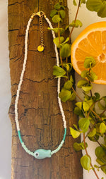 Lade das Bild in den Galerie-Viewer, Necklace „GREEN FISH&quot;

